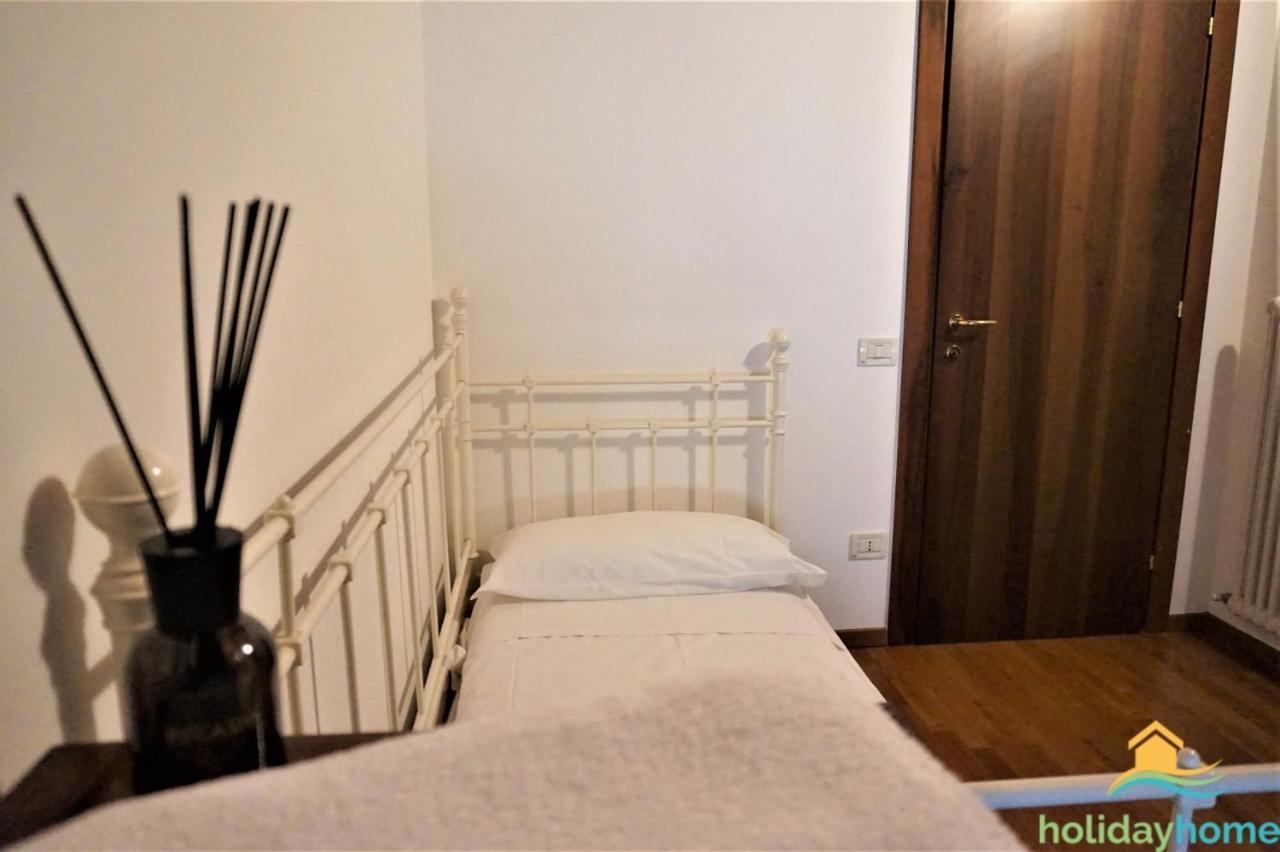Loft Martini Apartment ริวาเดลการ์ดา ภายนอก รูปภาพ